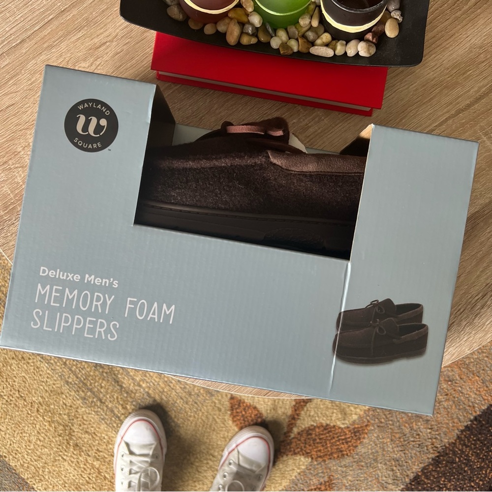 Men’s home slippers